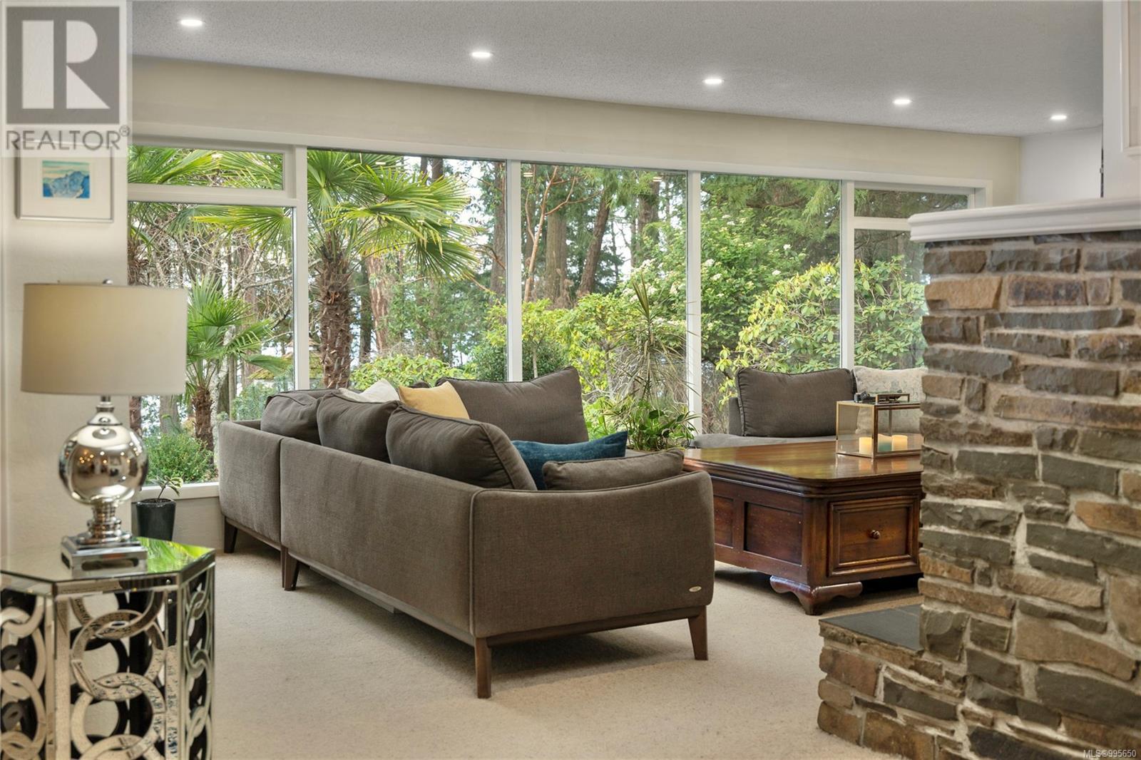 2320 Dolphin Rd, North Saanich