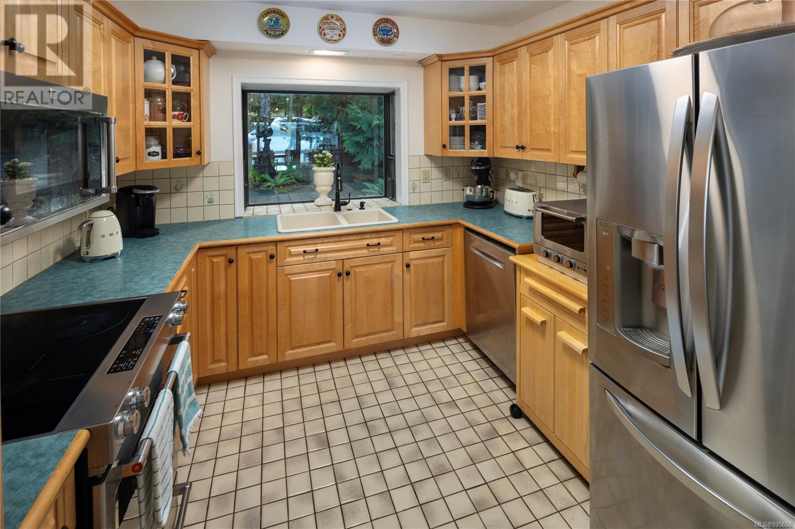 2320 Dolphin Rd, North Saanich