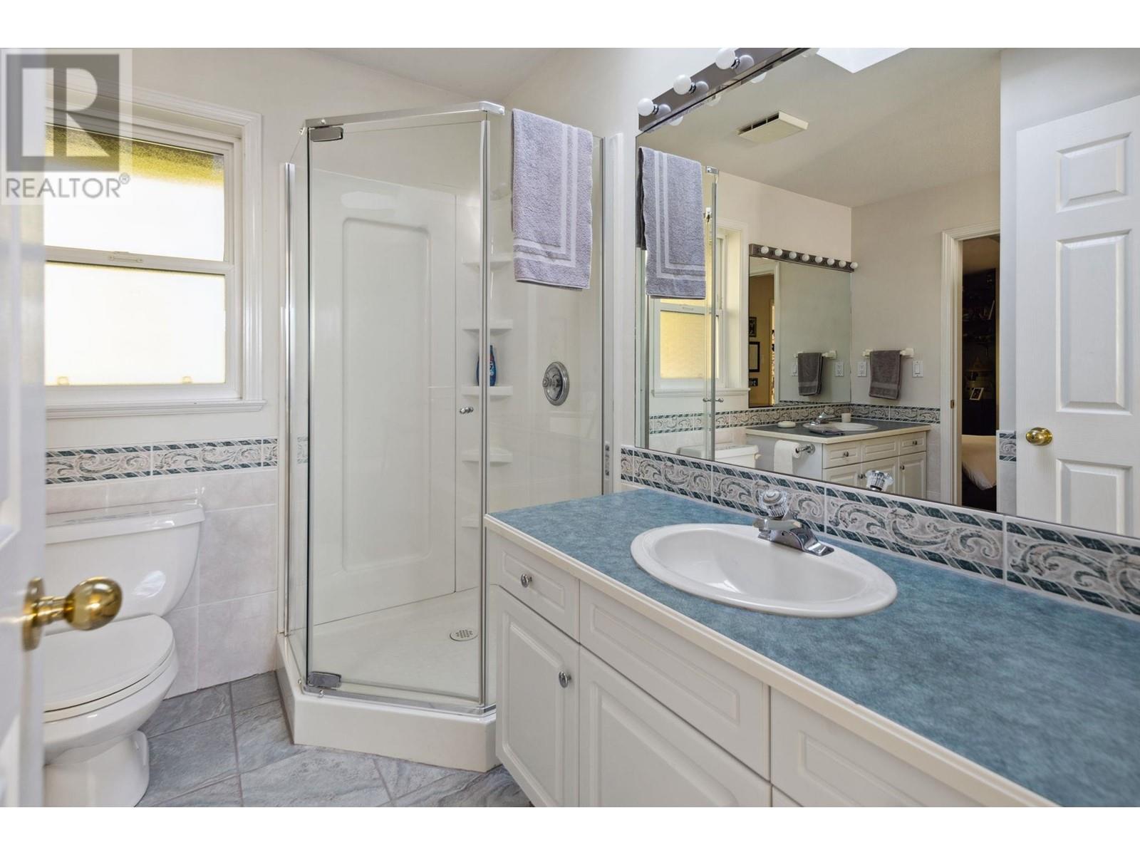 3823 MICHENER WAY, North Vancouver