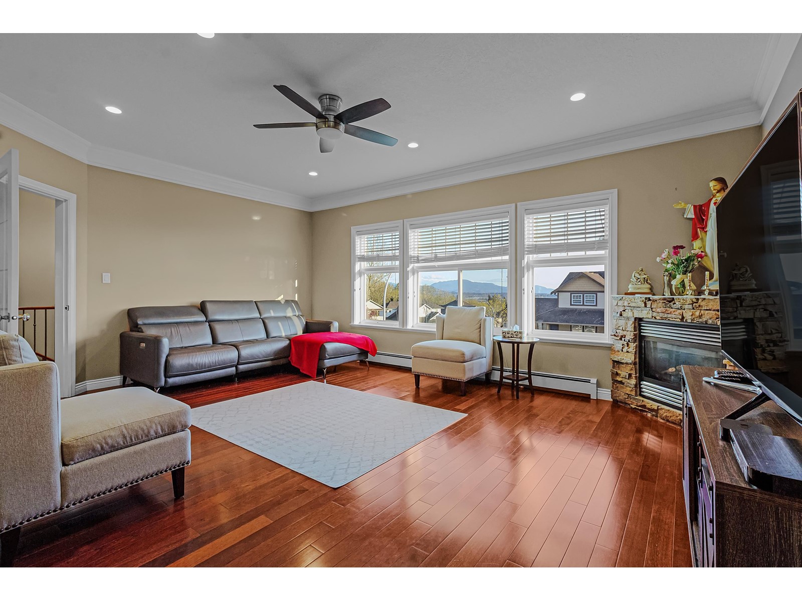 33833 GREWALL CRESCENT, Mission real estate listing R2991192