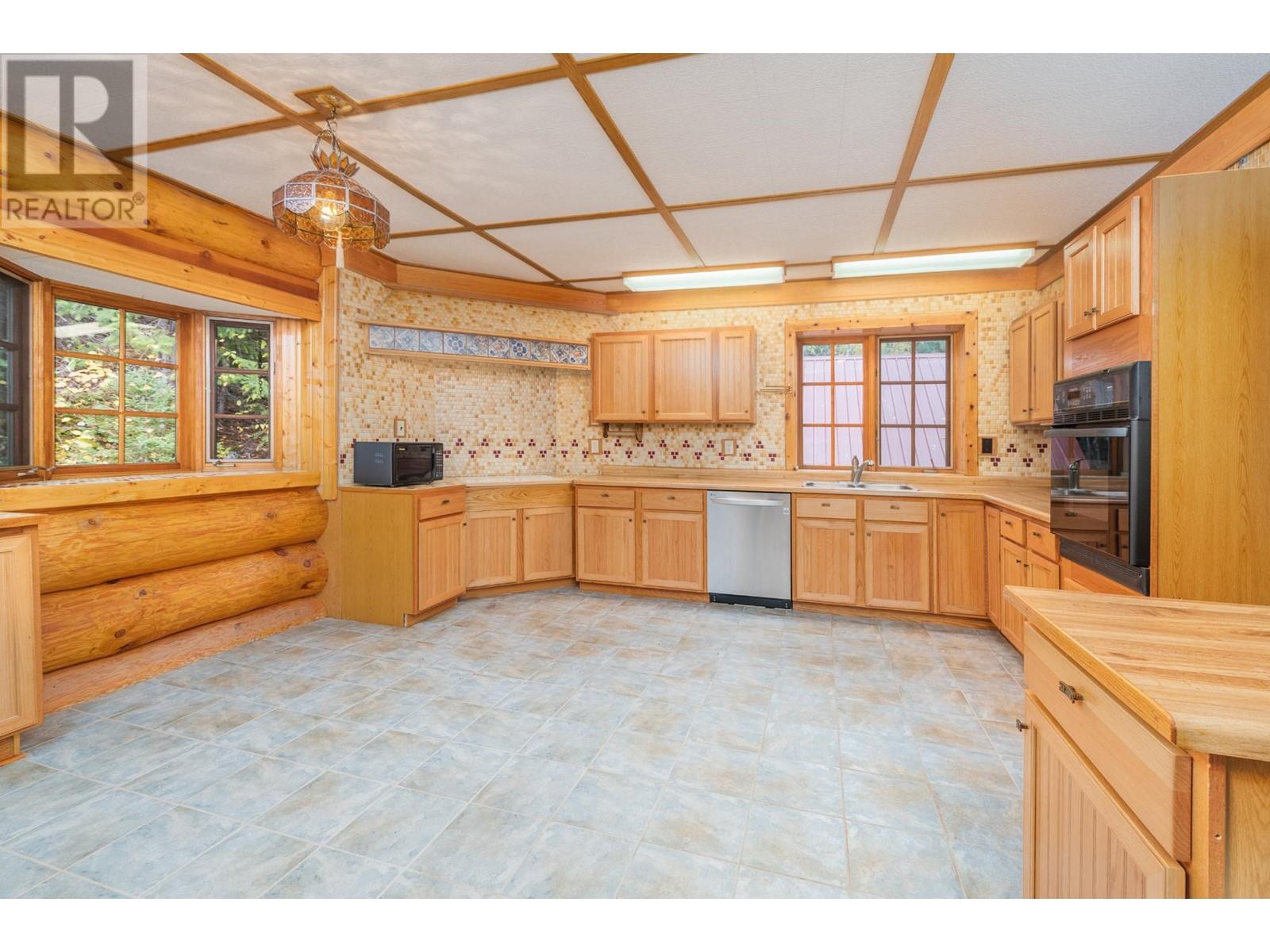 2197 3 Highway, Creston