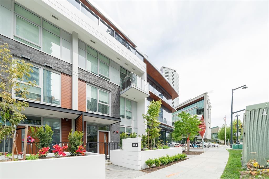TH1 10448 UNIVERSITY DRIVE, Surrey