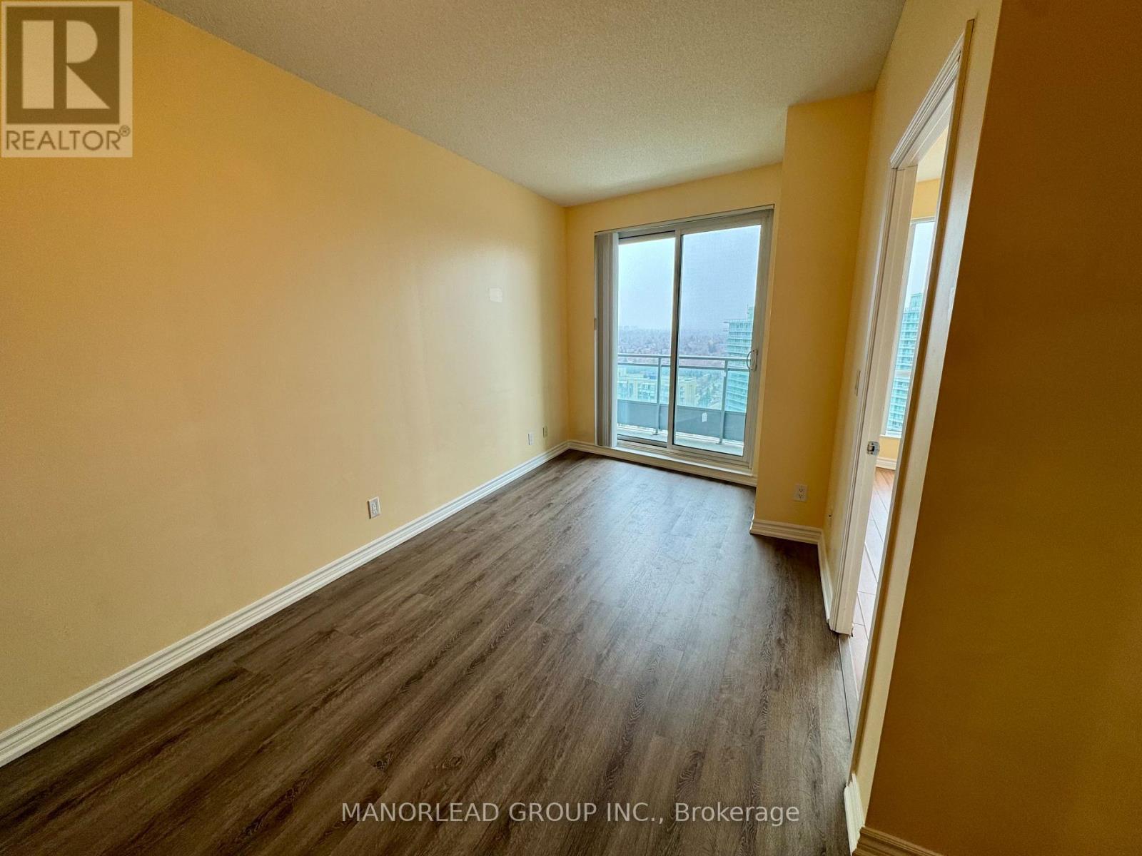 Photo 5 of 2409 18 Holmes Avenue, Toronto ON