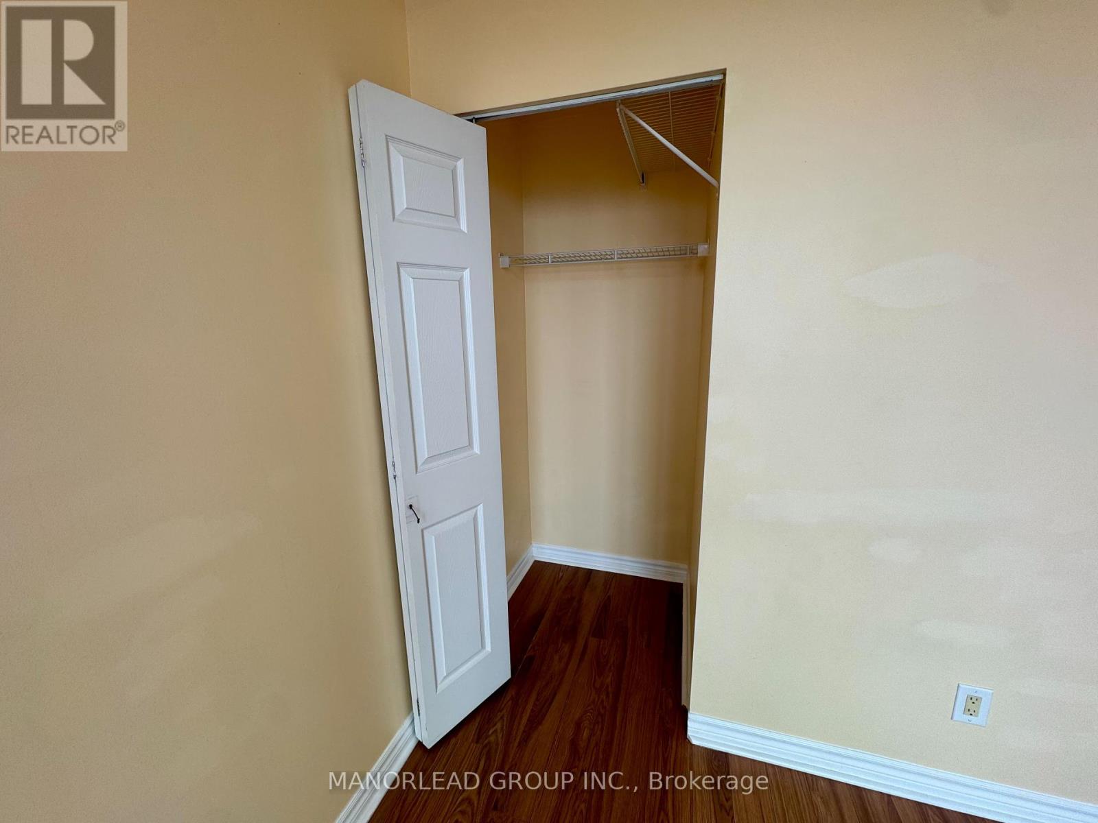 Photo 6 of 2409 18 Holmes Avenue, Toronto ON