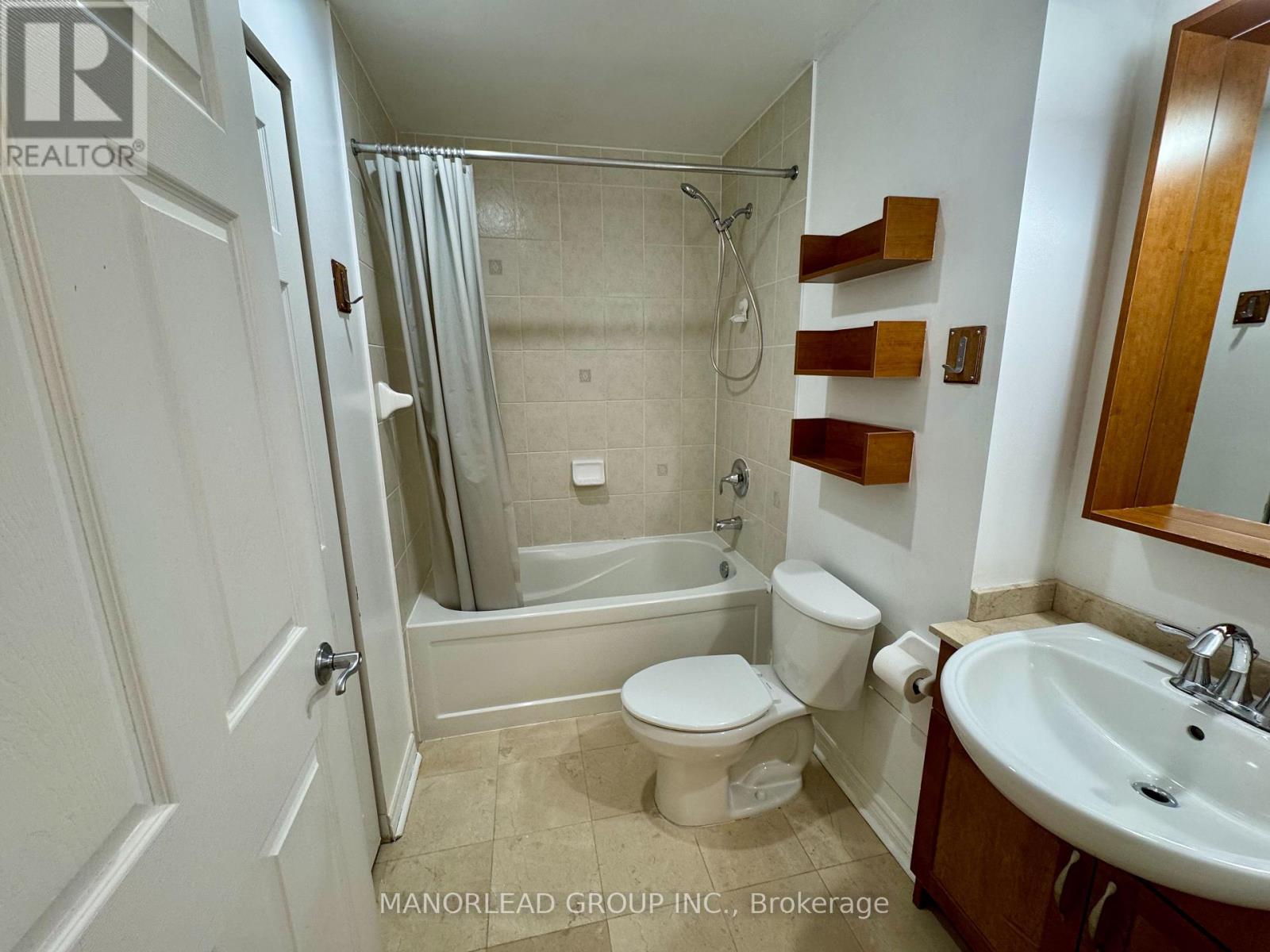 Photo 7 of 2409 18 Holmes Avenue, Toronto ON