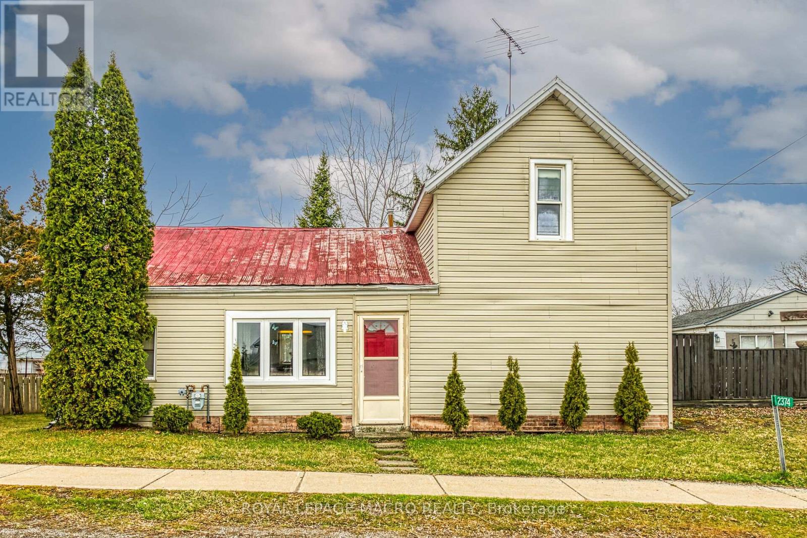 Photo 2 of 2374 St Anns Road, West Lincoln ON