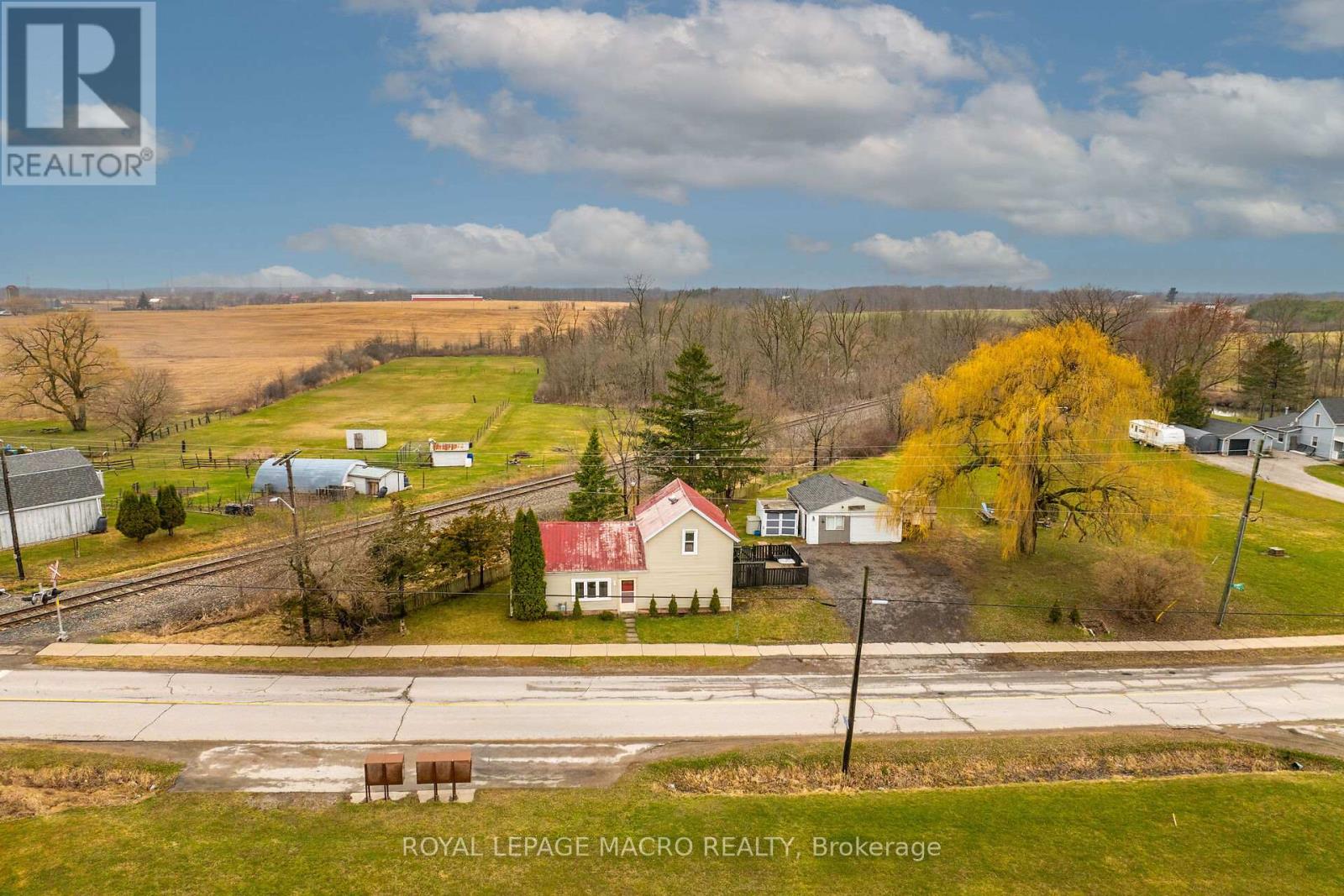 Photo 3 of 2374 St Anns Road, West Lincoln ON