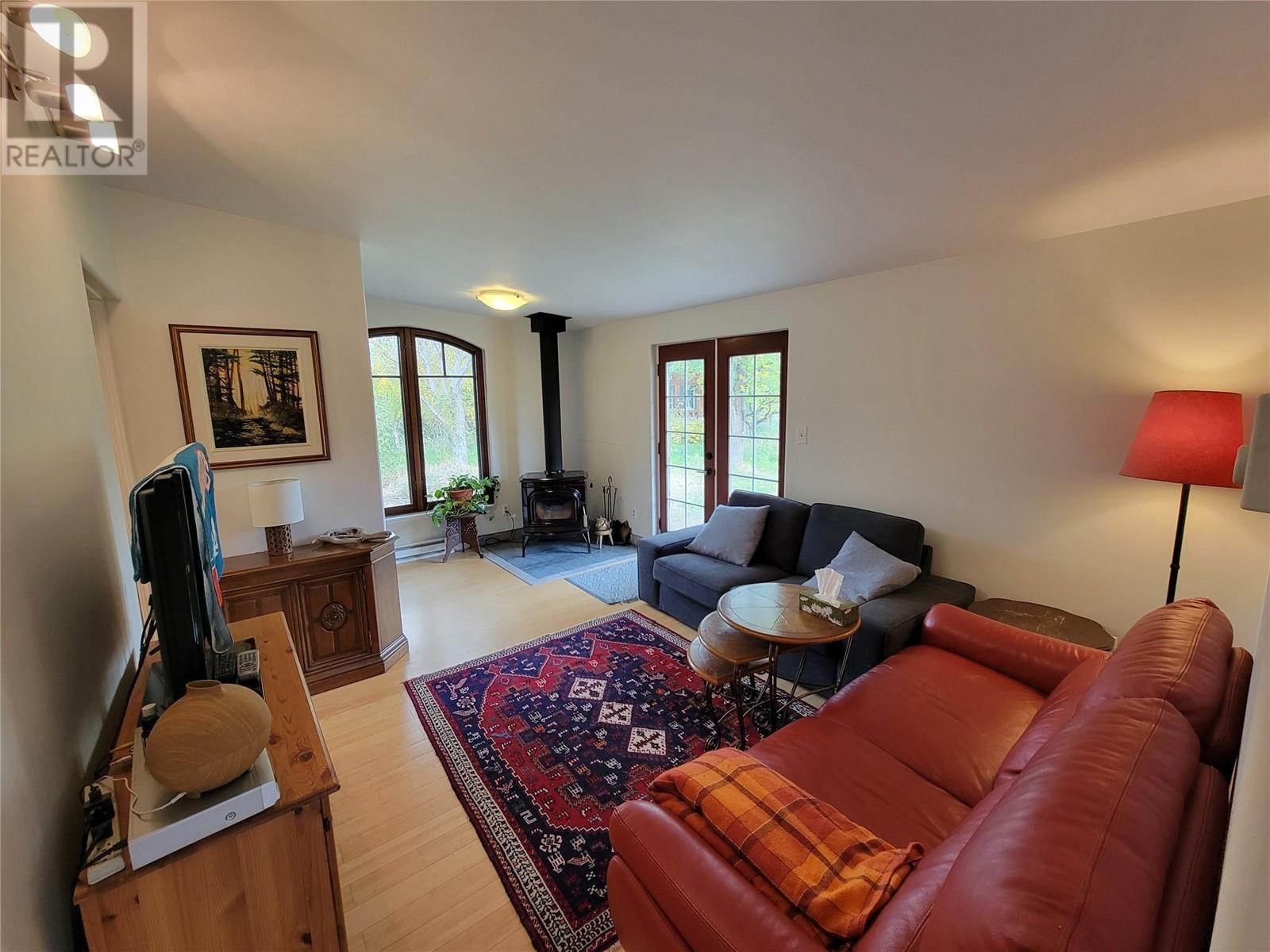 360 VLA Road, Cawston