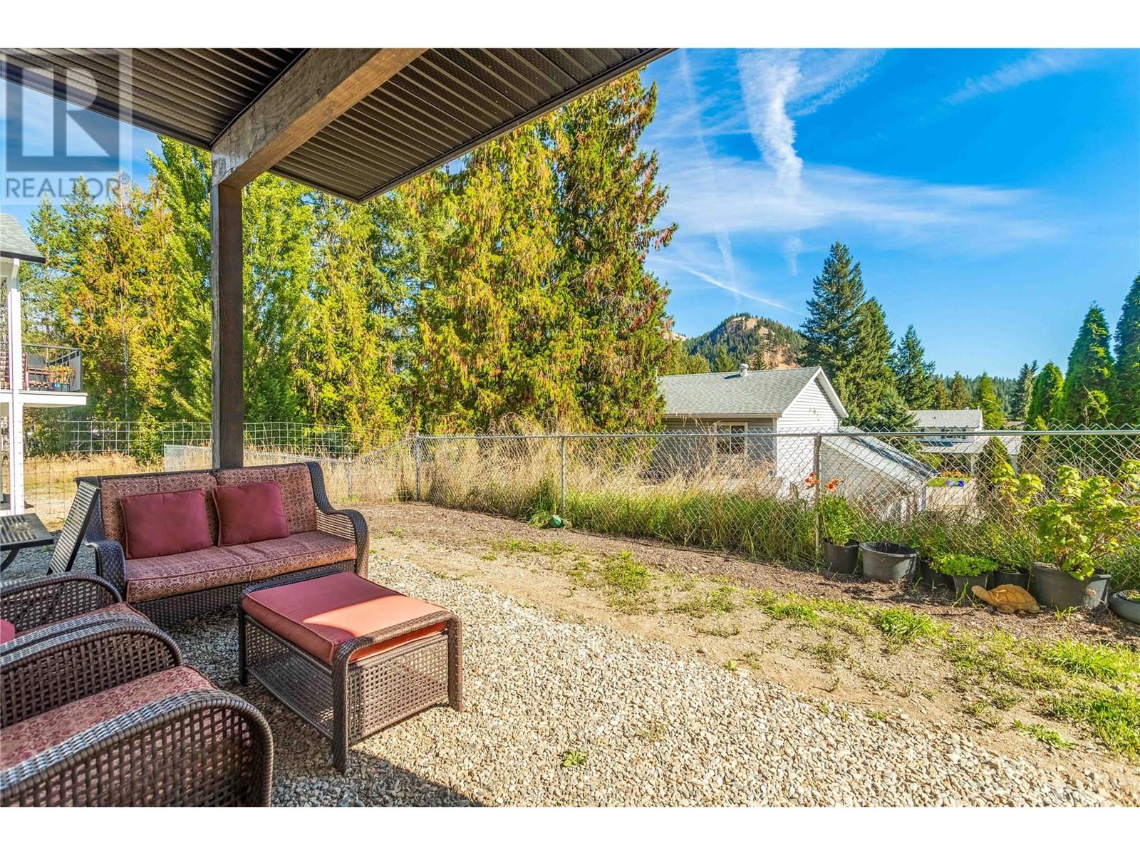2737 Cedar Ridge Street, Lumby