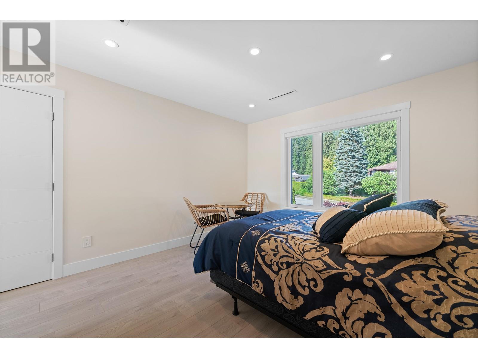 5199 CLIFFRIDGE AVENUE, North Vancouver
