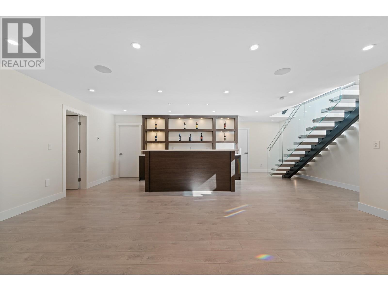 5199 CLIFFRIDGE AVENUE, North Vancouver