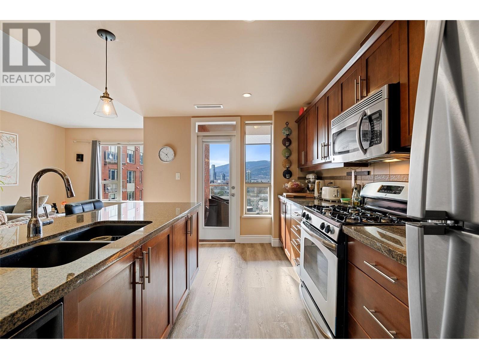 903 1160 Bernard Avenue, Kelowna