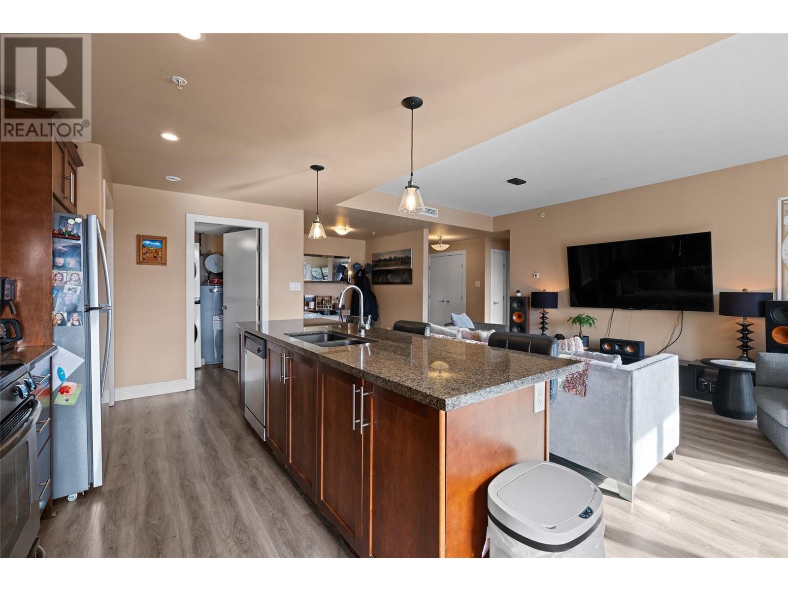 903 1160 Bernard Avenue, Kelowna