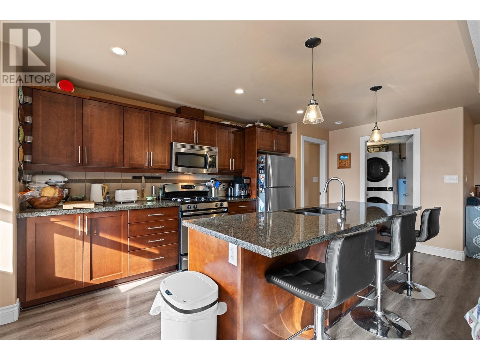903 1160 Bernard Avenue, Kelowna