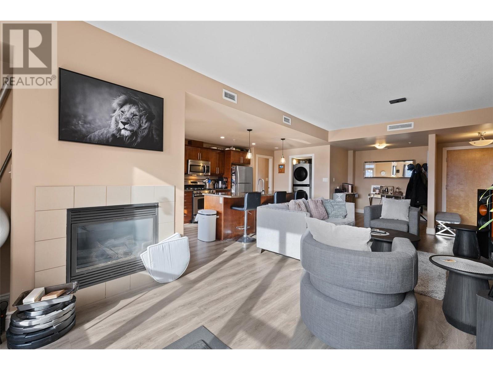903 1160 Bernard Avenue, Kelowna
