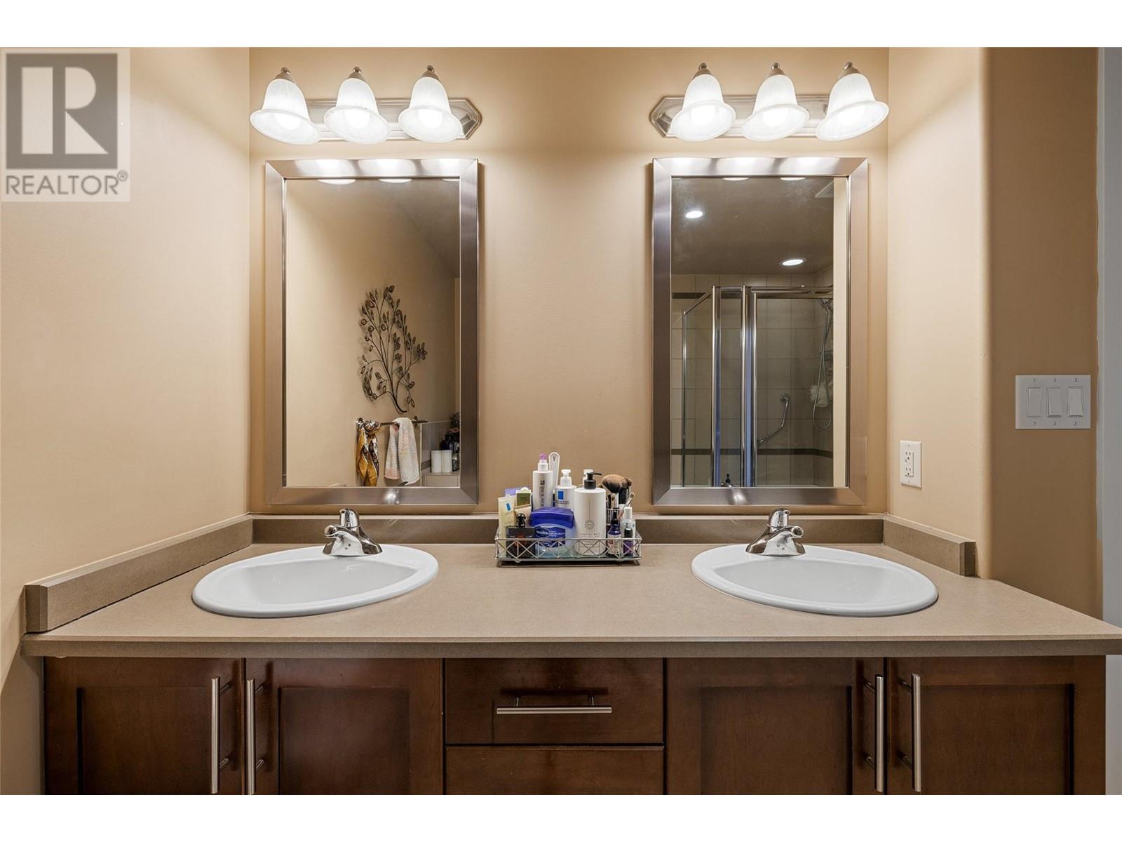 903 1160 Bernard Avenue, Kelowna
