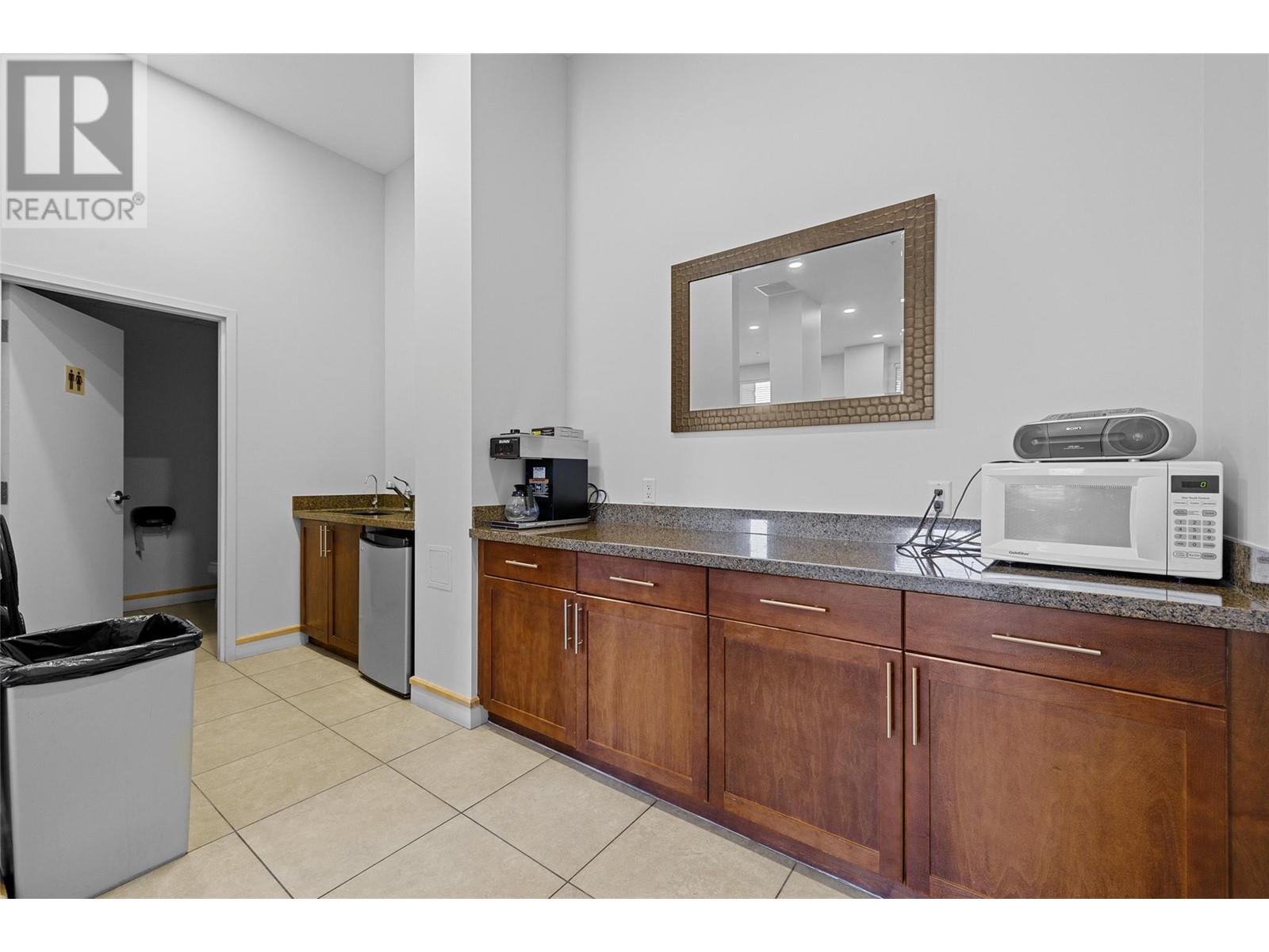 903 1160 Bernard Avenue, Kelowna