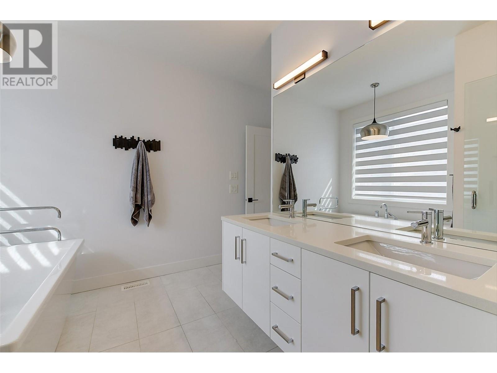  1235 Ponds Avenue, Kelowna