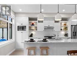 6 3220 Hilltown Drive, Kelowna
