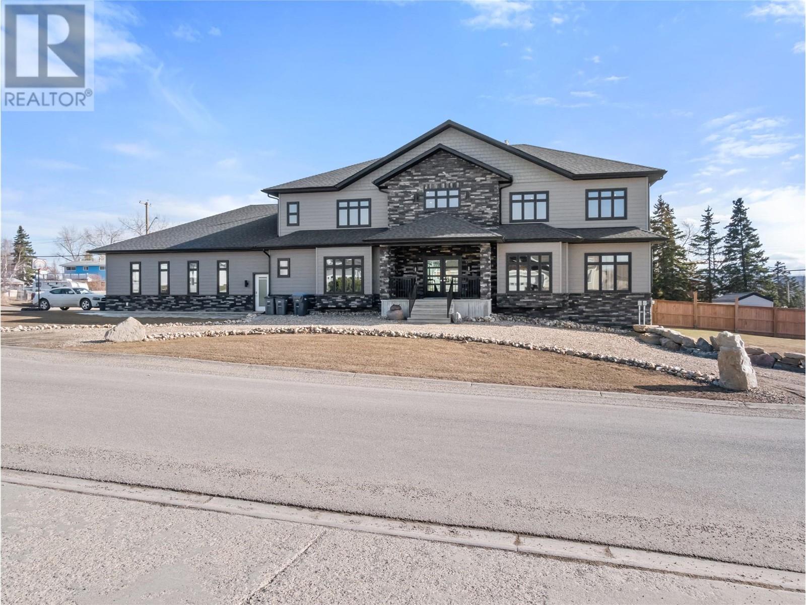 1905 89 Avenue, Dawson Creek