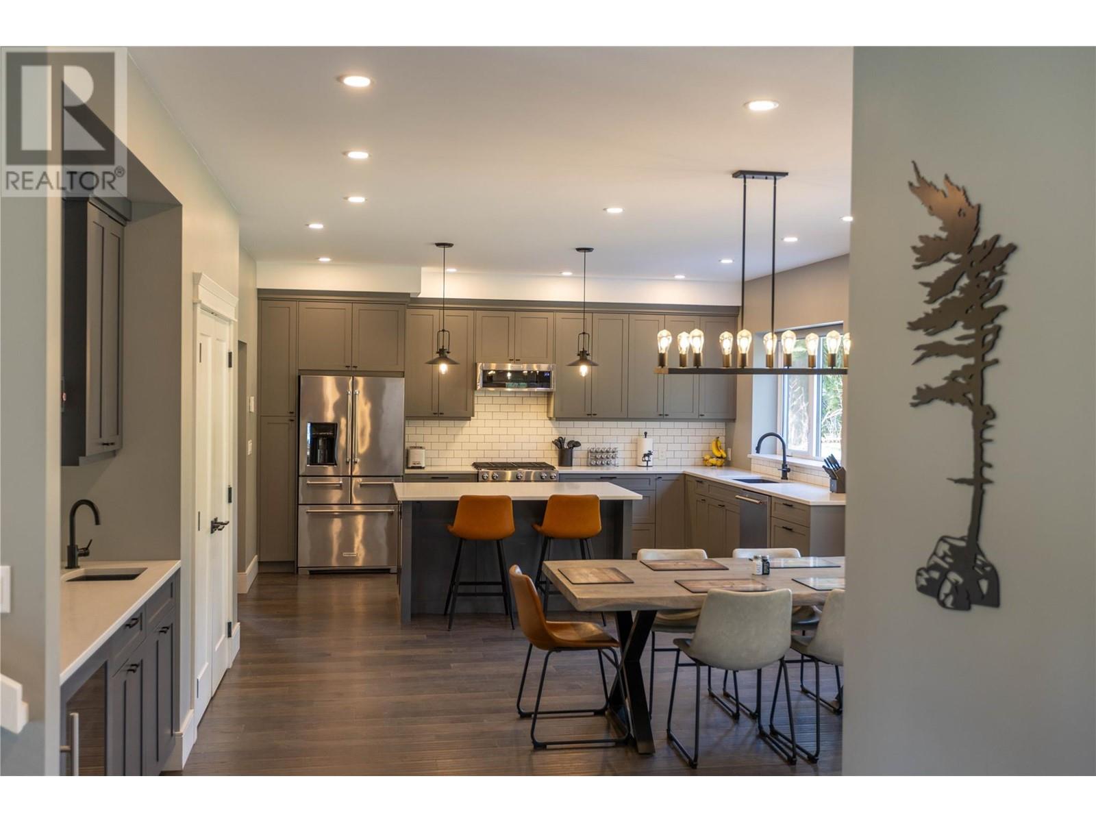 2074 Mountain Gate Road, Revelstoke