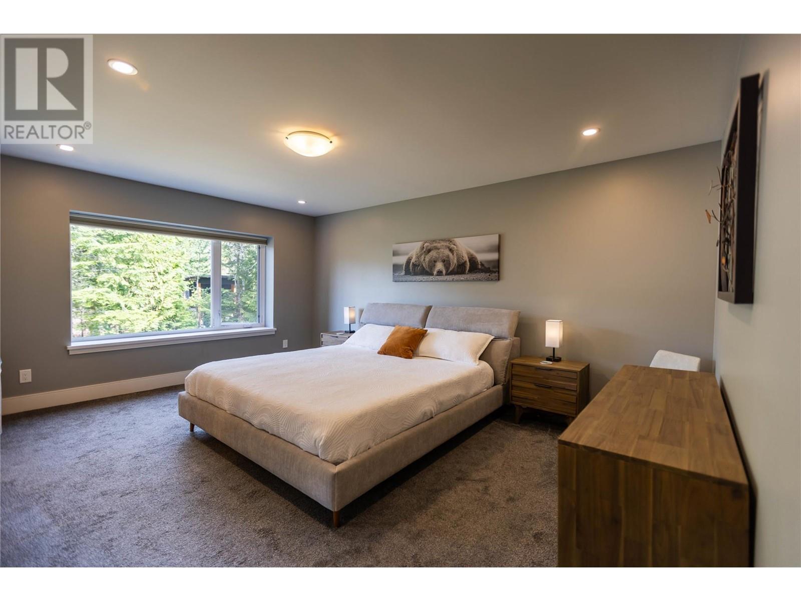 2074 Mountain Gate Road, Revelstoke