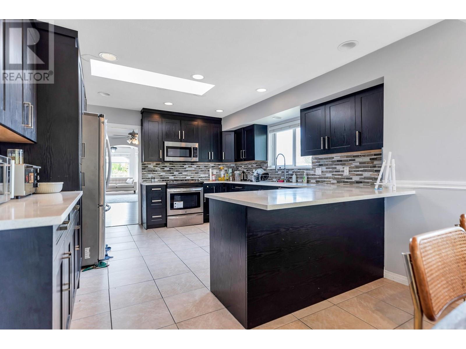 Photo 10 of 357 Mcgillivray Place, New Westminster BC