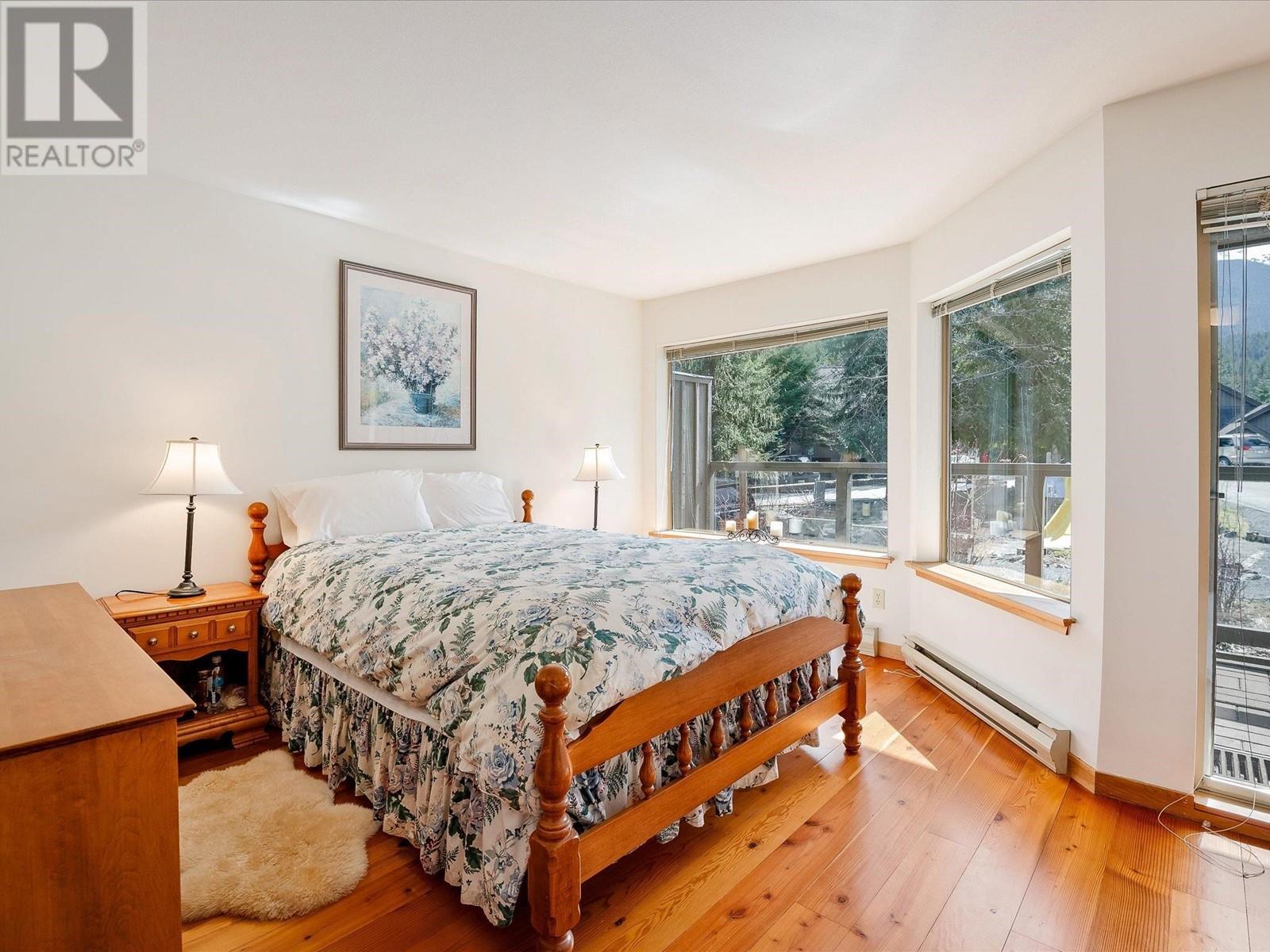 1403 3050 HILLCREST DRIVE, Whistler