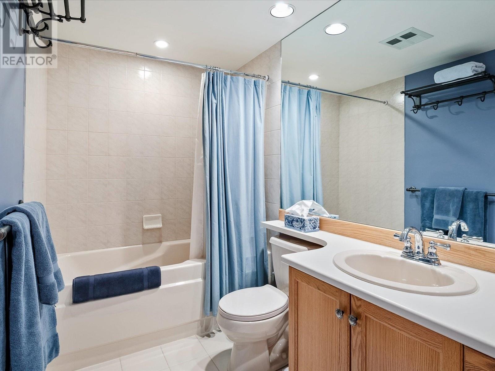 1403 3050 HILLCREST DRIVE, Whistler