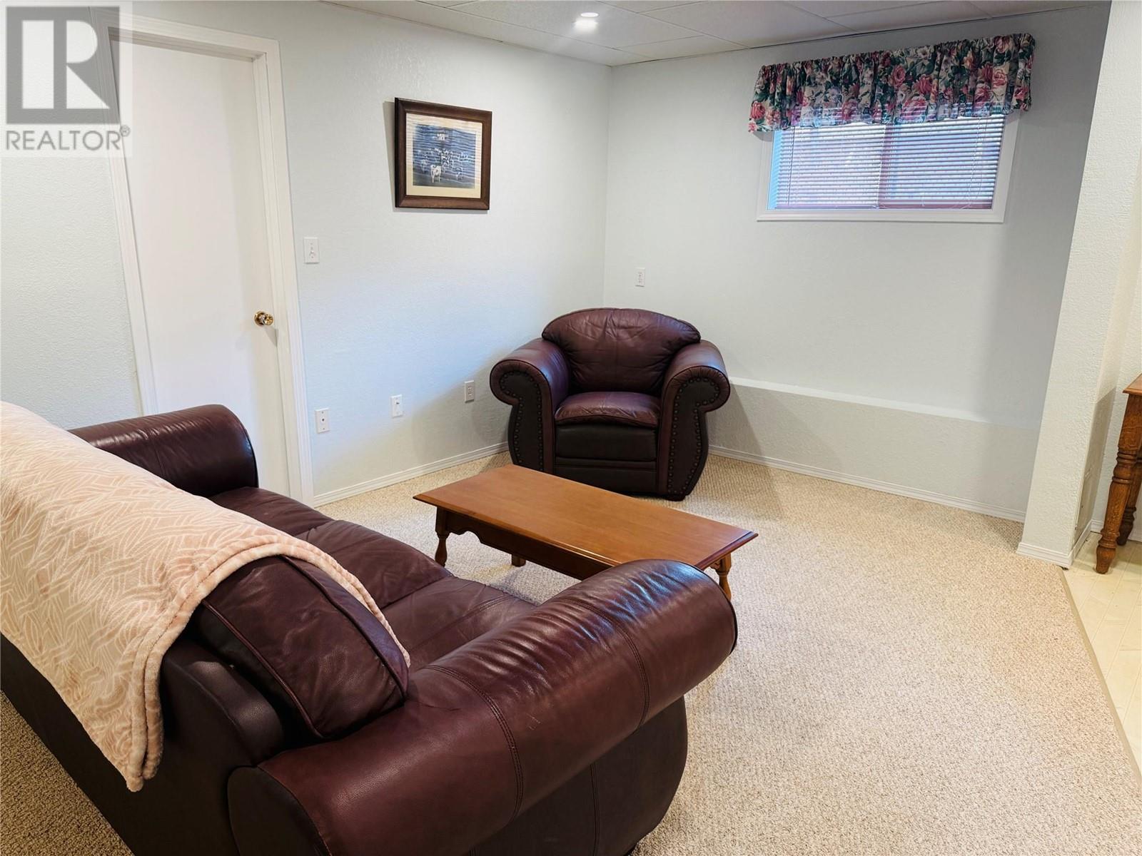 7493 Rivercrest Road, Radium Hot Springs