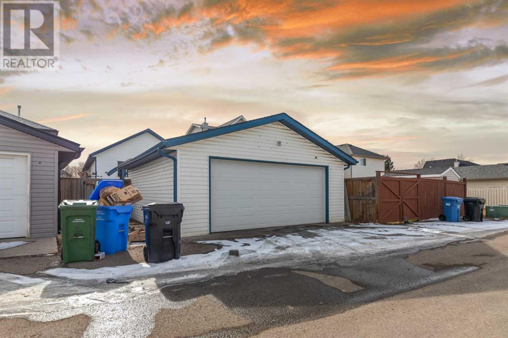 Single Family House 4 Level for Sale in  taradale Drive NE Taradale Calgary 