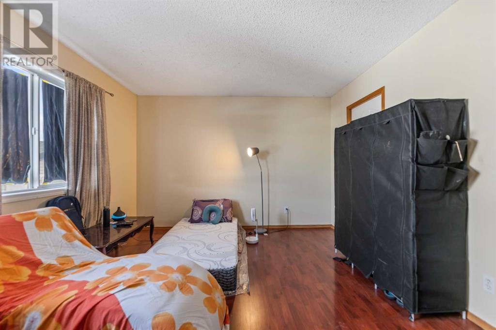 Single Family House 4 Level for Sale in  taradale Drive NE Taradale Calgary 