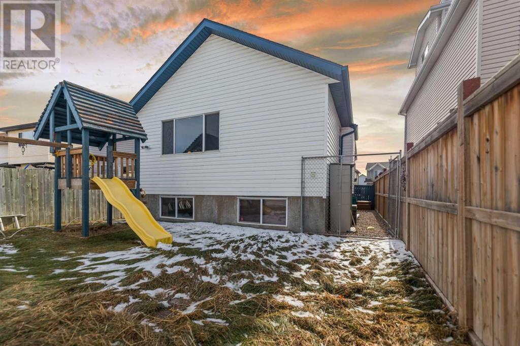 Single Family House 4 Level for Sale in  taradale Drive NE Taradale Calgary 