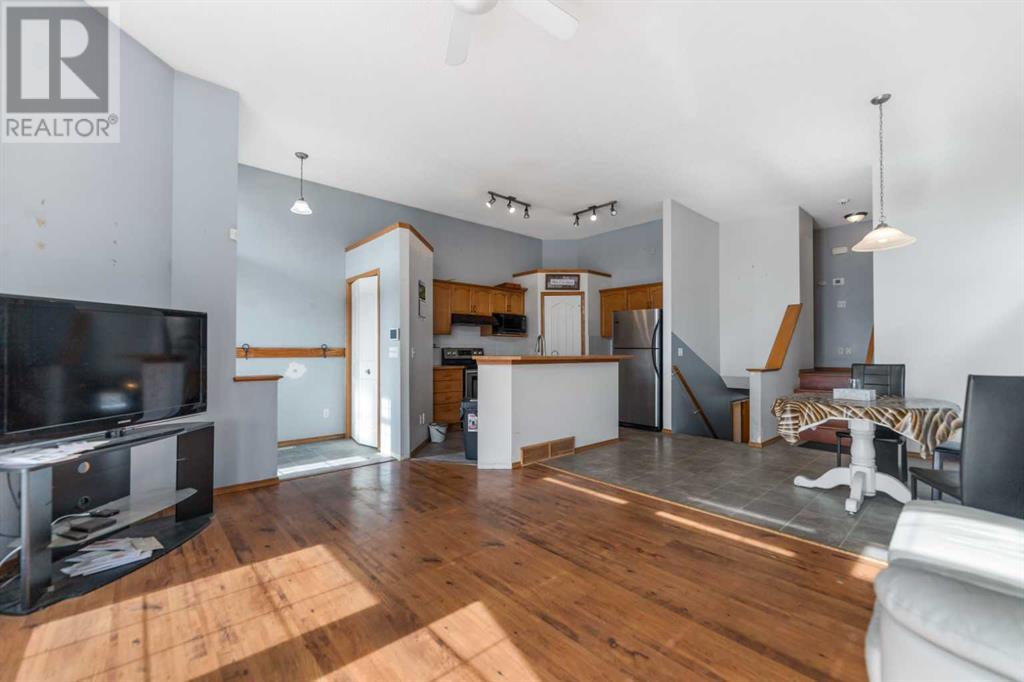 Single Family House 4 Level for Sale in  taradale Drive NE Taradale Calgary 