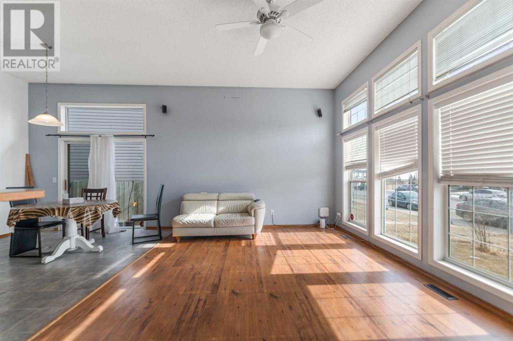 Single Family House 4 Level for Sale in  taradale Drive NE Taradale Calgary 