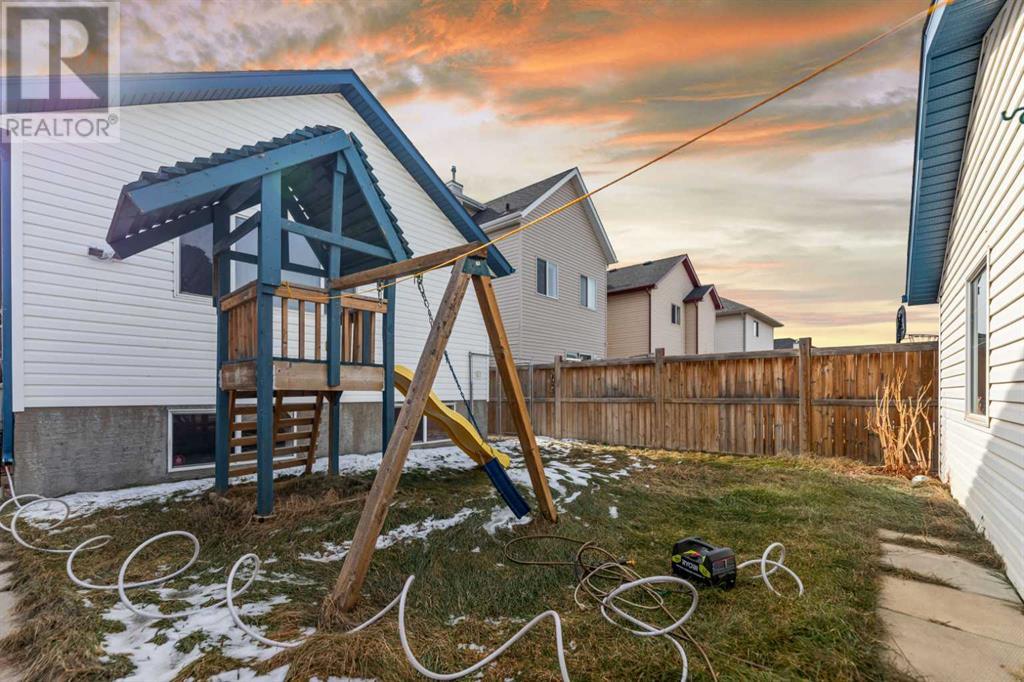 Single Family House 4 Level for Sale in  taradale Drive NE Taradale Calgary 