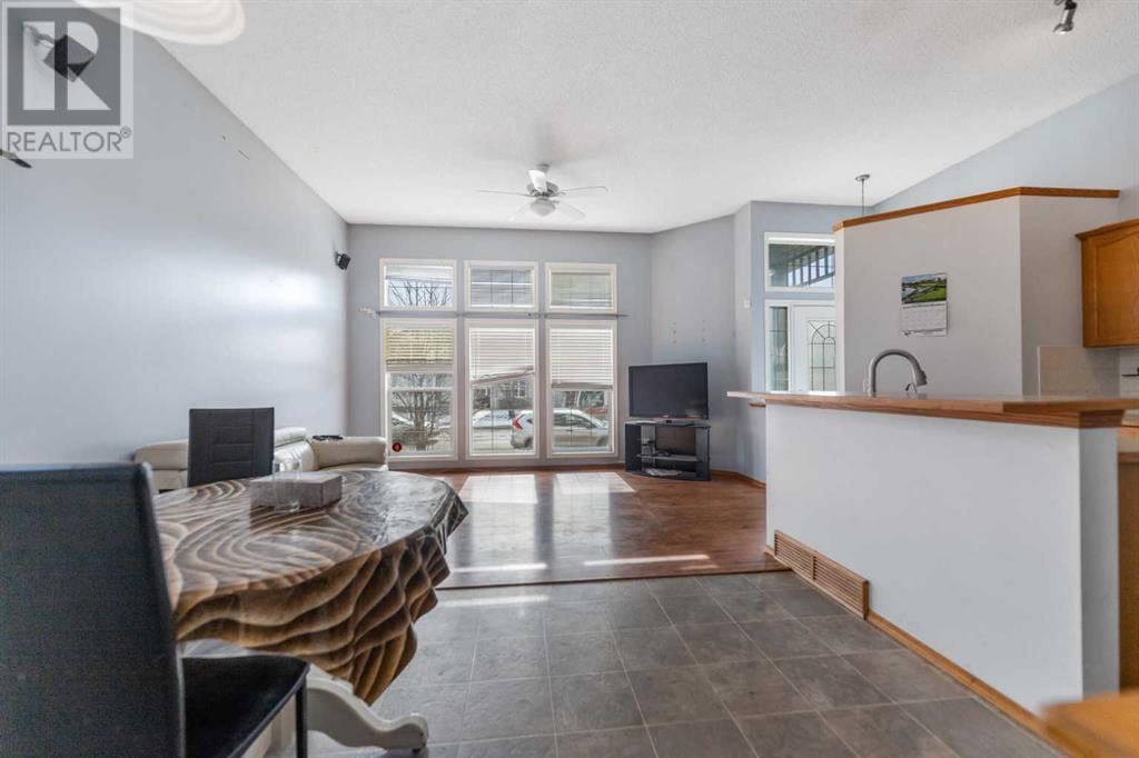 Single Family House 4 Level for Sale in  taradale Drive NE Taradale Calgary 