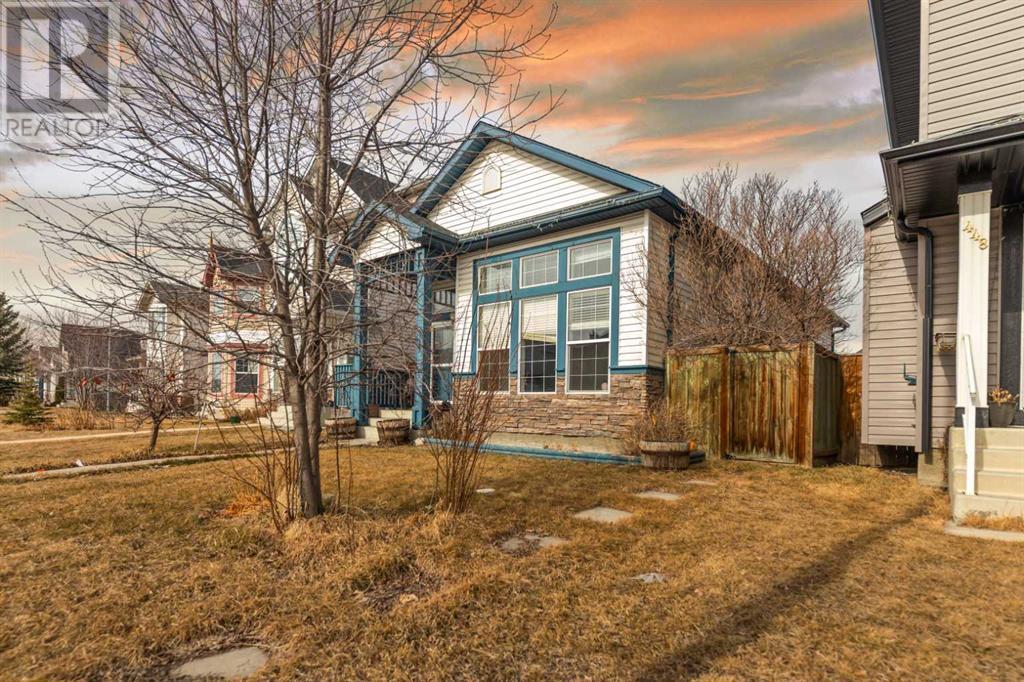 Single Family House 4 Level for Sale in  taradale Drive NE Taradale Calgary 