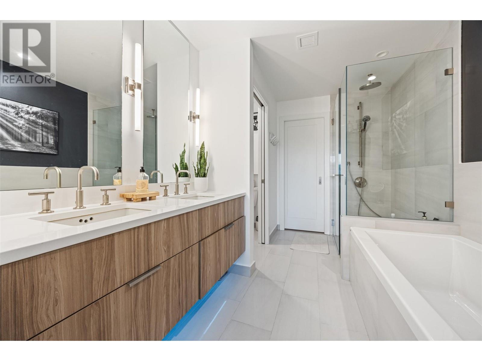 3308 3000 Ariva Drive, Kelowna