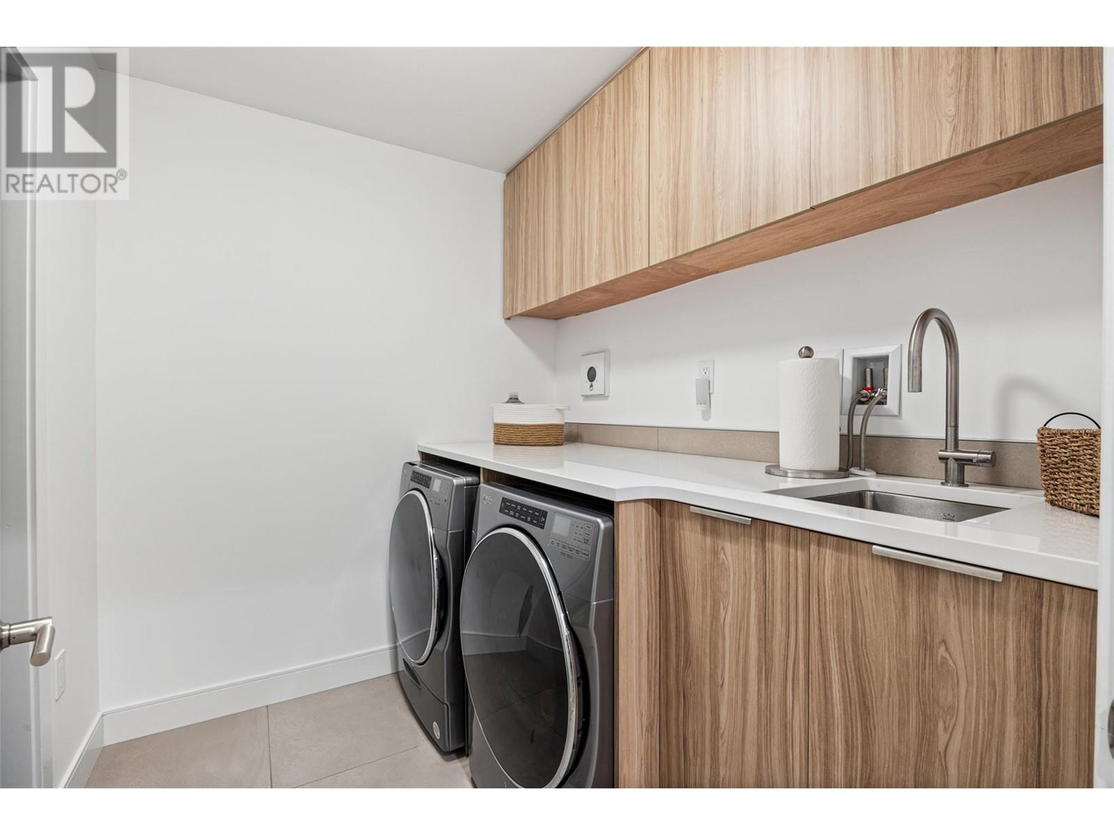 3308 3000 Ariva Drive, Kelowna