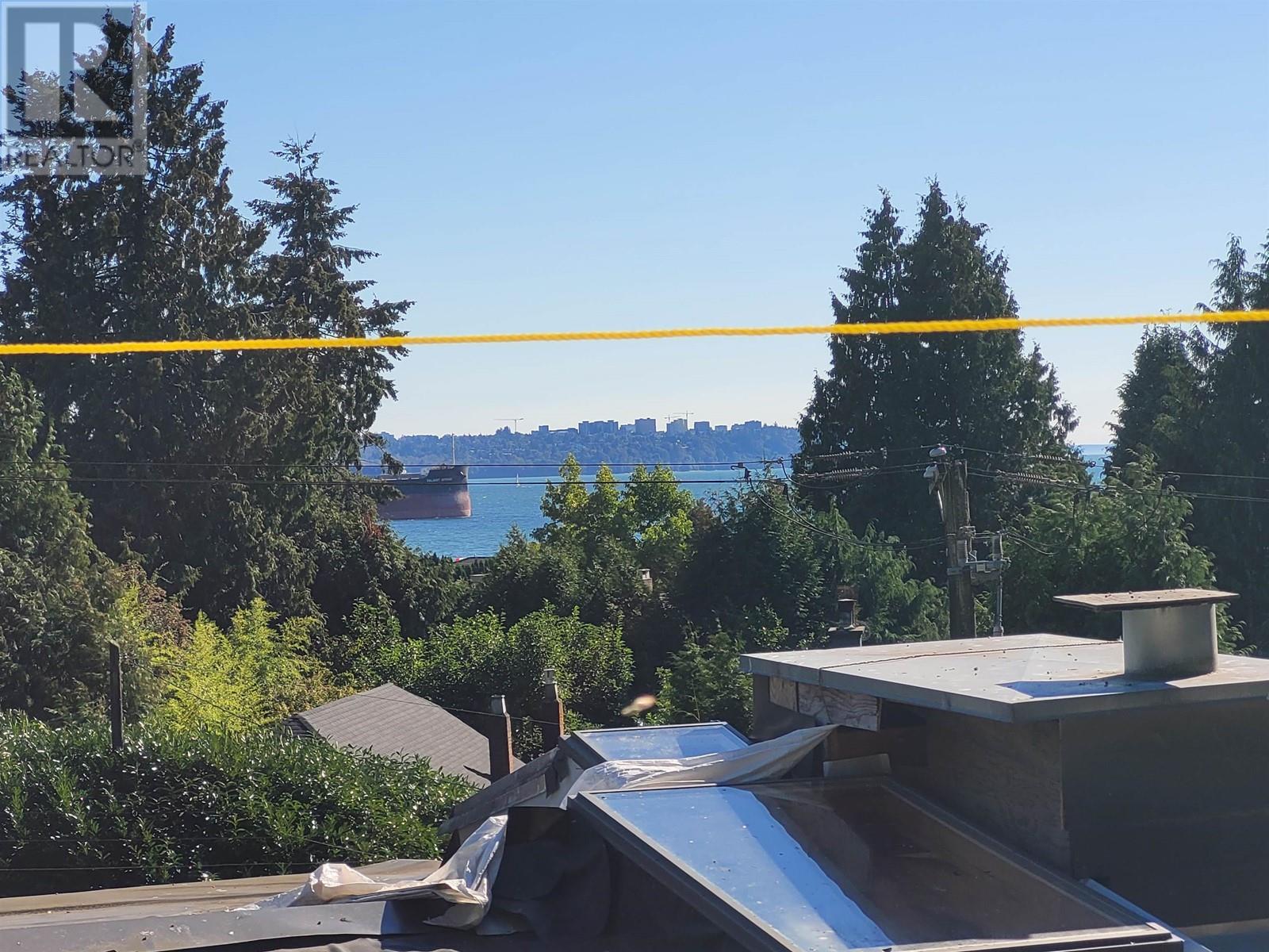 4405 MARINE DRIVE, West Vancouver