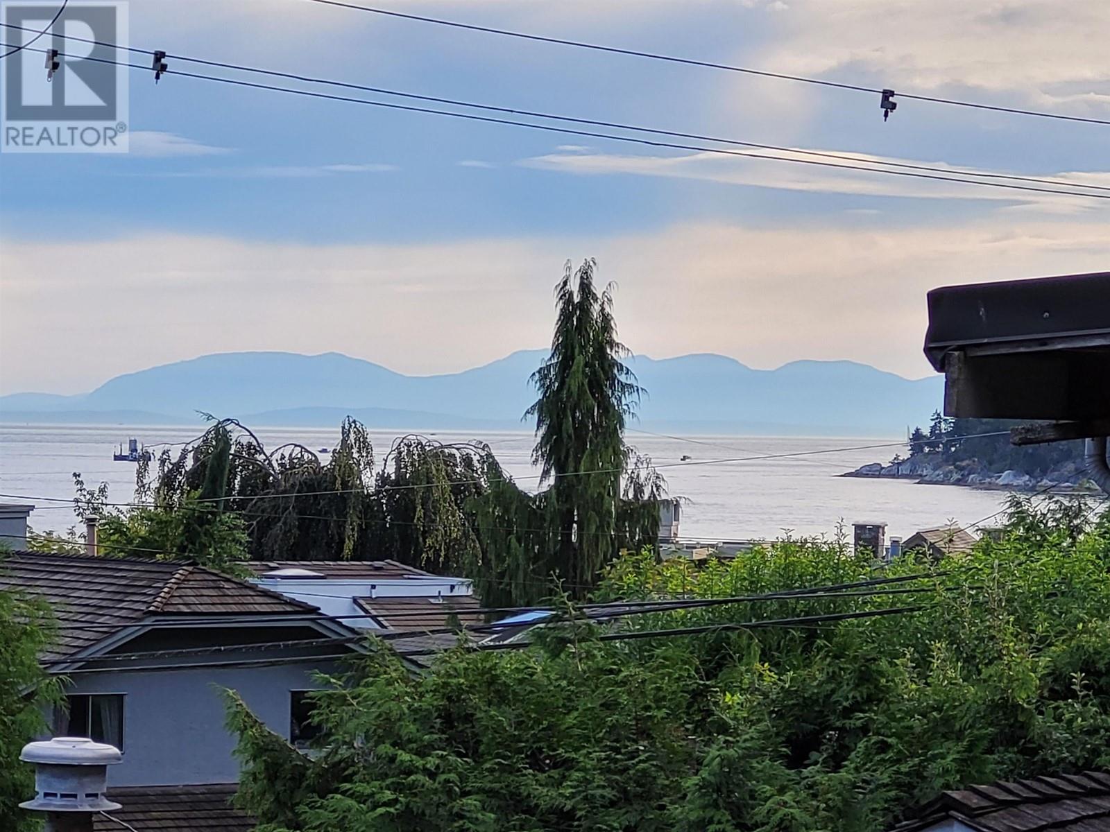 4405 MARINE DRIVE, West Vancouver