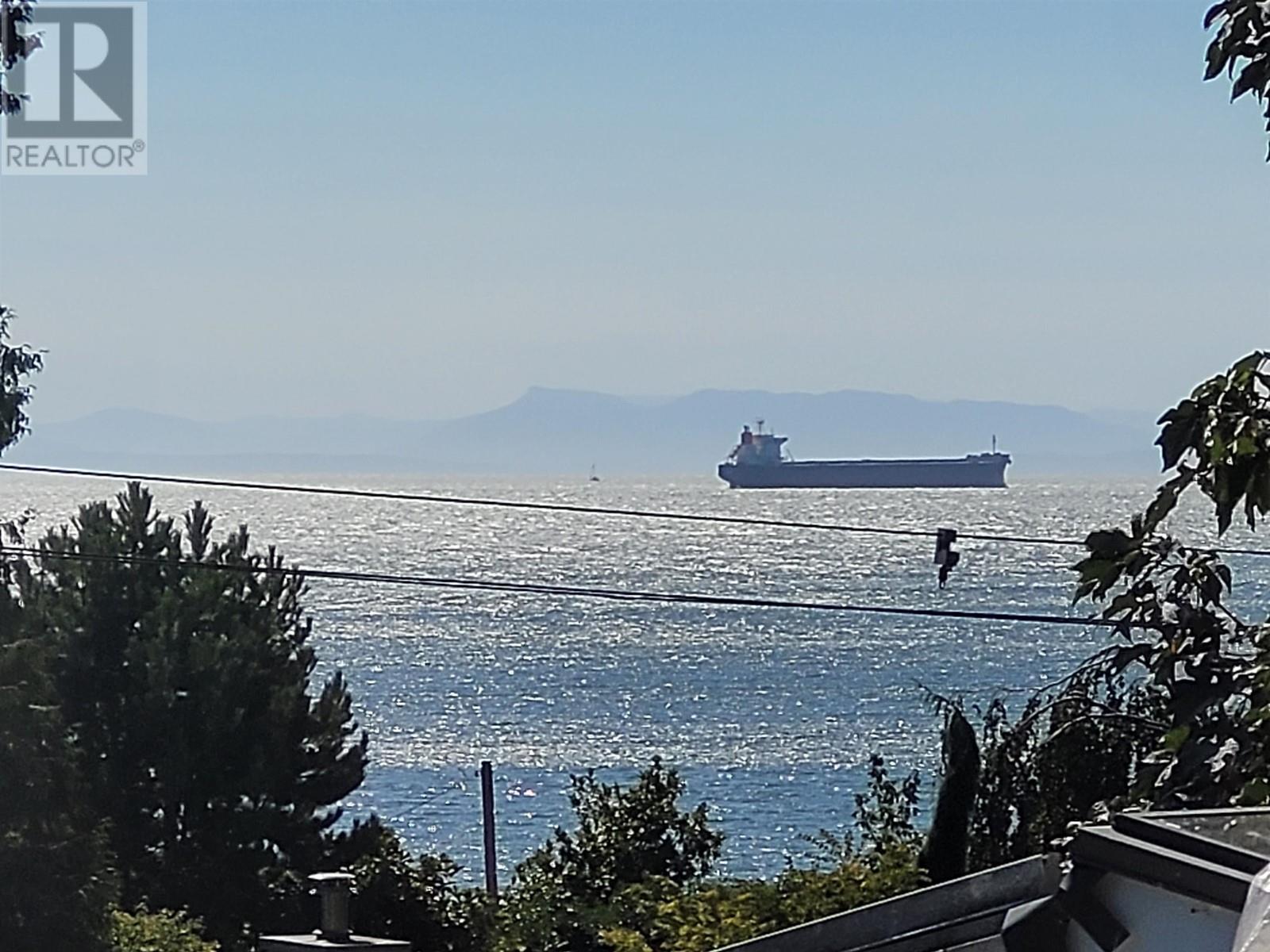 4405 MARINE DRIVE, West Vancouver