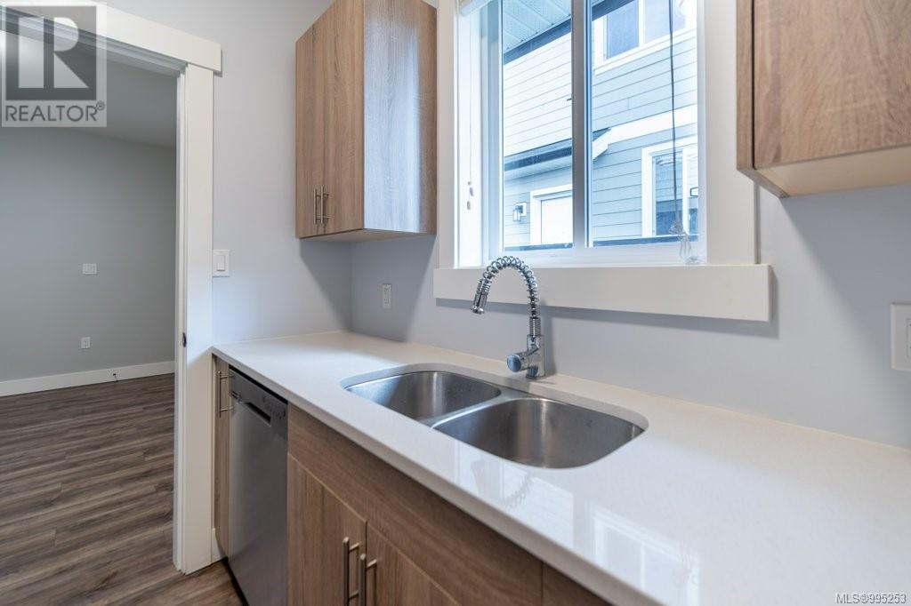 4462 Tyndall Ave - 24