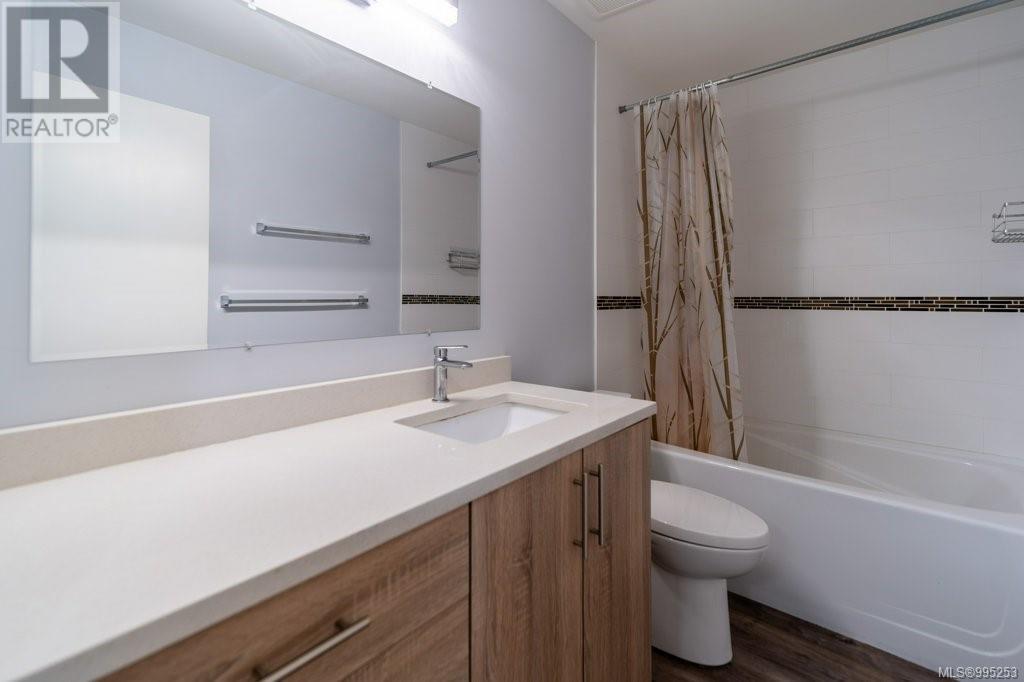 Photo 24 of 4462 Tyndall Ave, Saanich BC