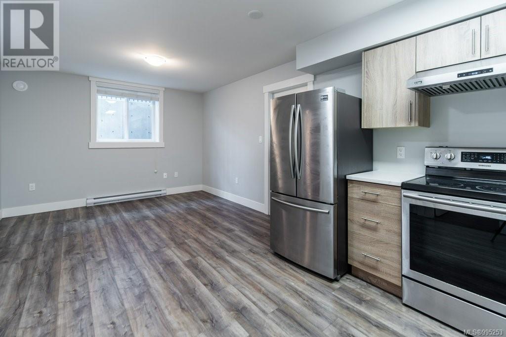 4462 Tyndall Ave - 33