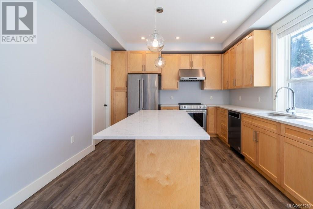 4462 Tyndall Ave - 4