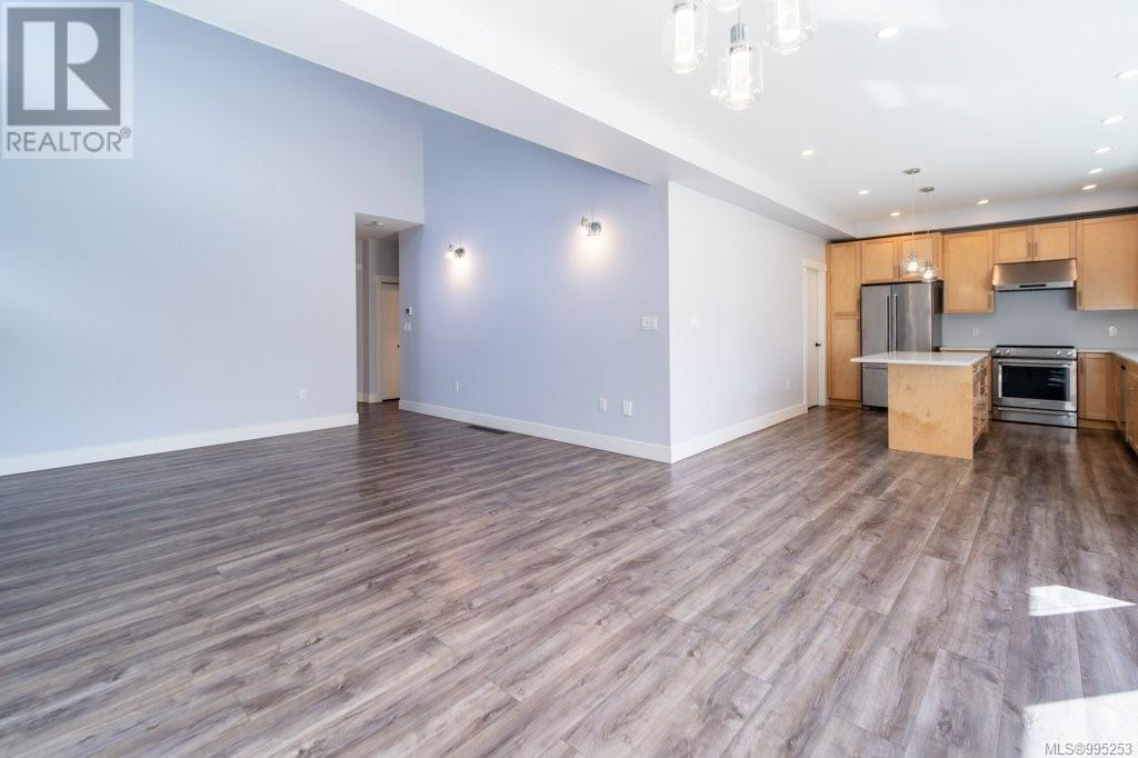 Photo 23 of 4462 Tyndall Ave, Saanich BC