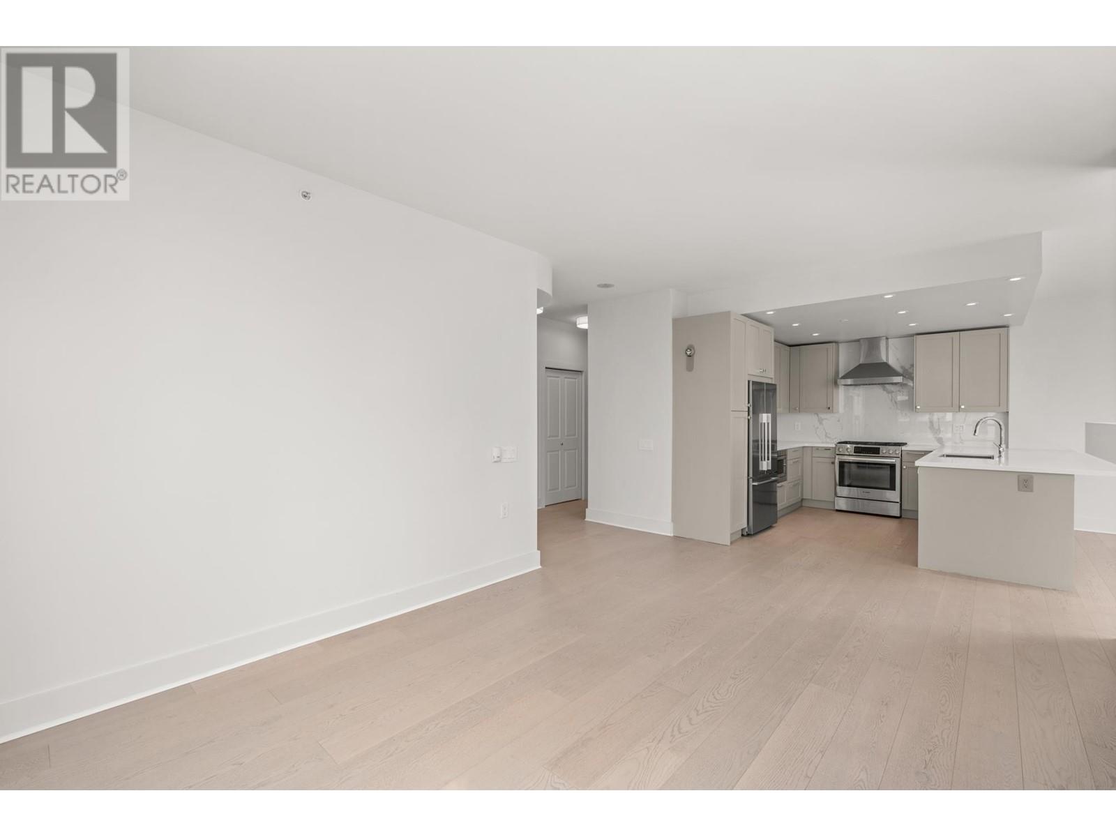 701 120 W 16TH STREET, North Vancouver