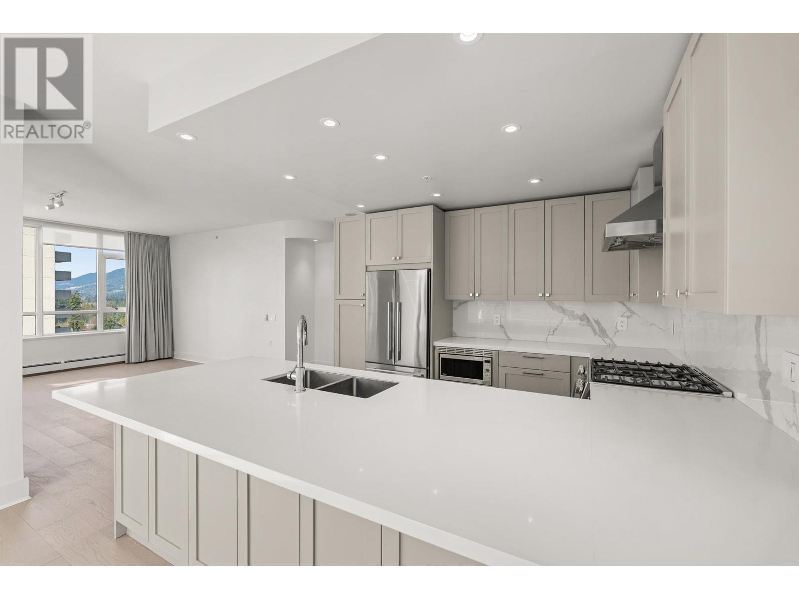701 120 W 16TH STREET, North Vancouver
